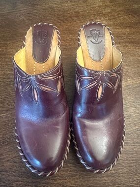 FRYE mules 7.5